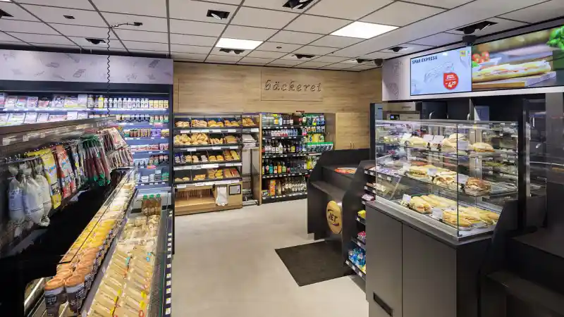 SPAR express und JET 2 © SPAR_JohannesBrunnbauer.jpg